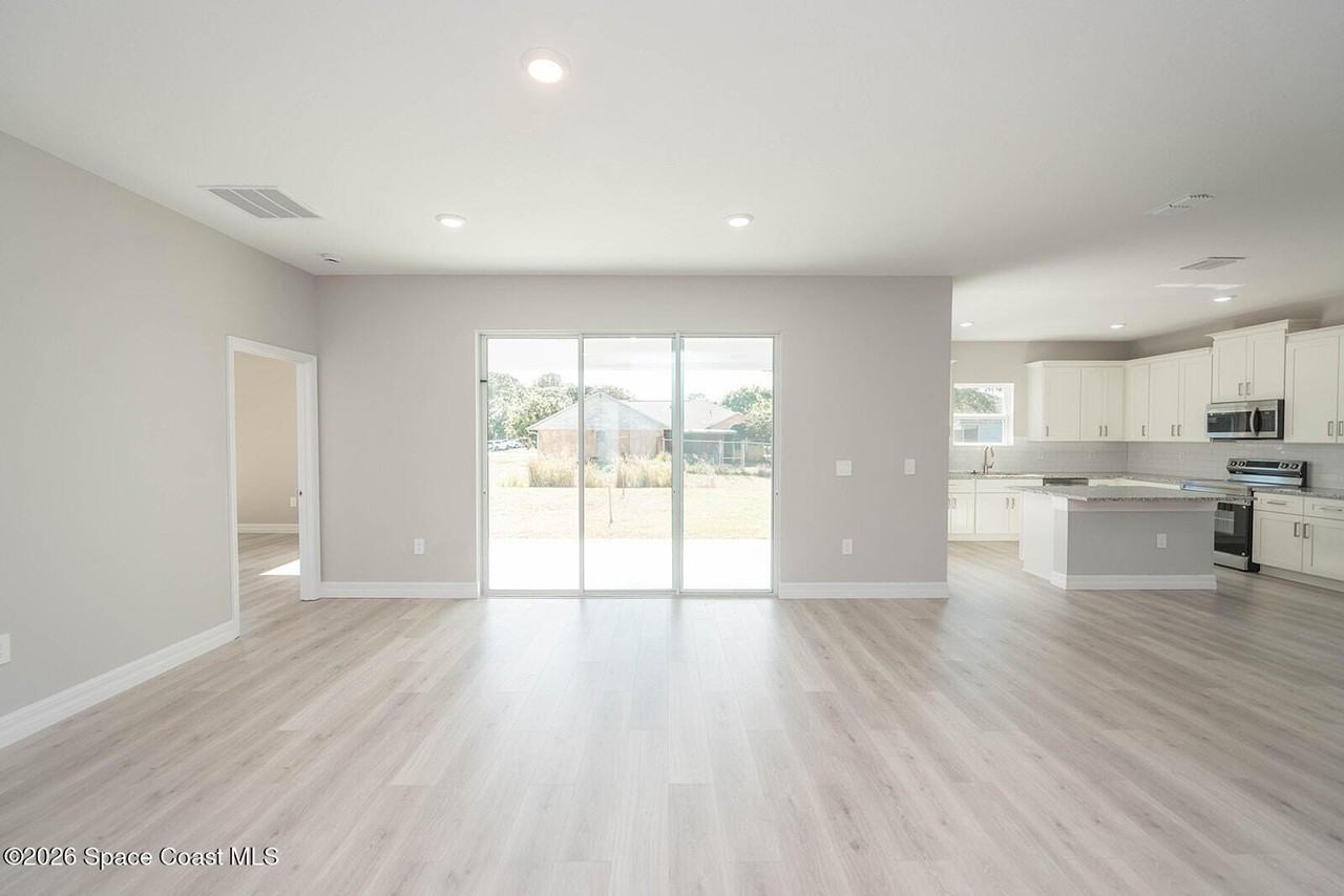 1106 Homer St Nw - Photo 4 of 50