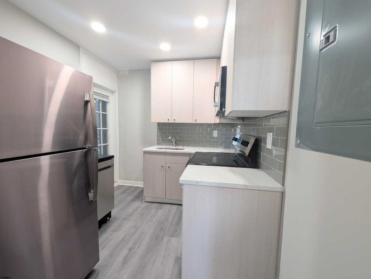 101 S Victoria Ave - Photo 5 of 13