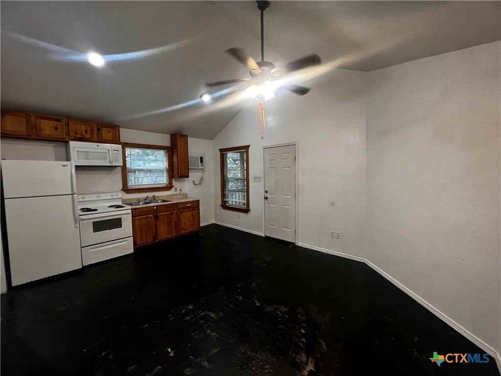 41170 Fm 3159 Unit 303 #303 - Photo 2 of 7