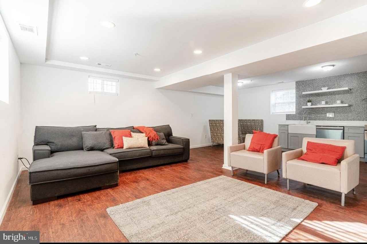 824 48TH Place NE unit: Basement #BS - Photo 3 of 3