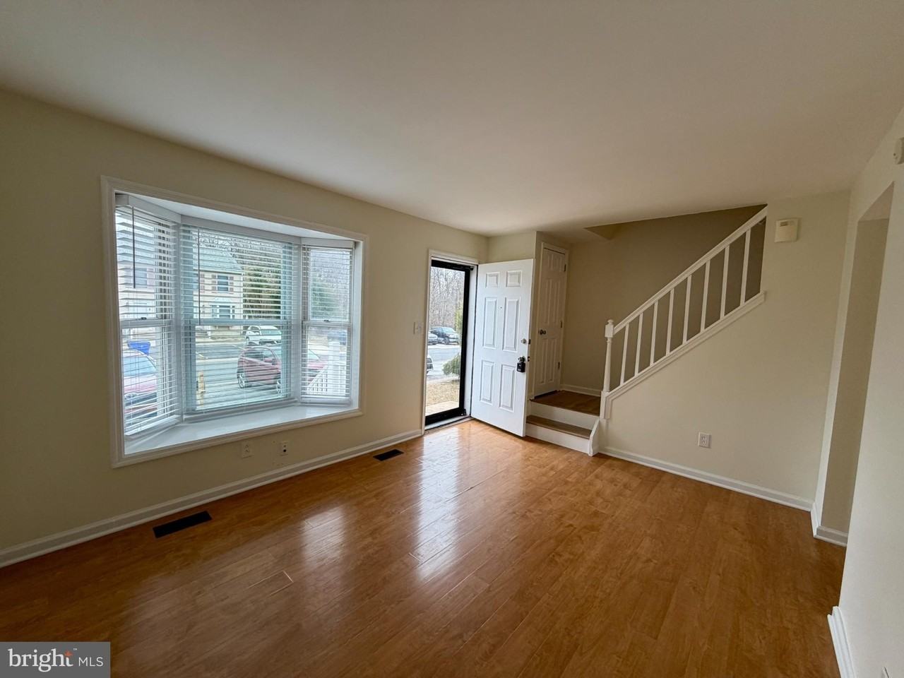 135 Whitburn Pl - Photo 4 of 25