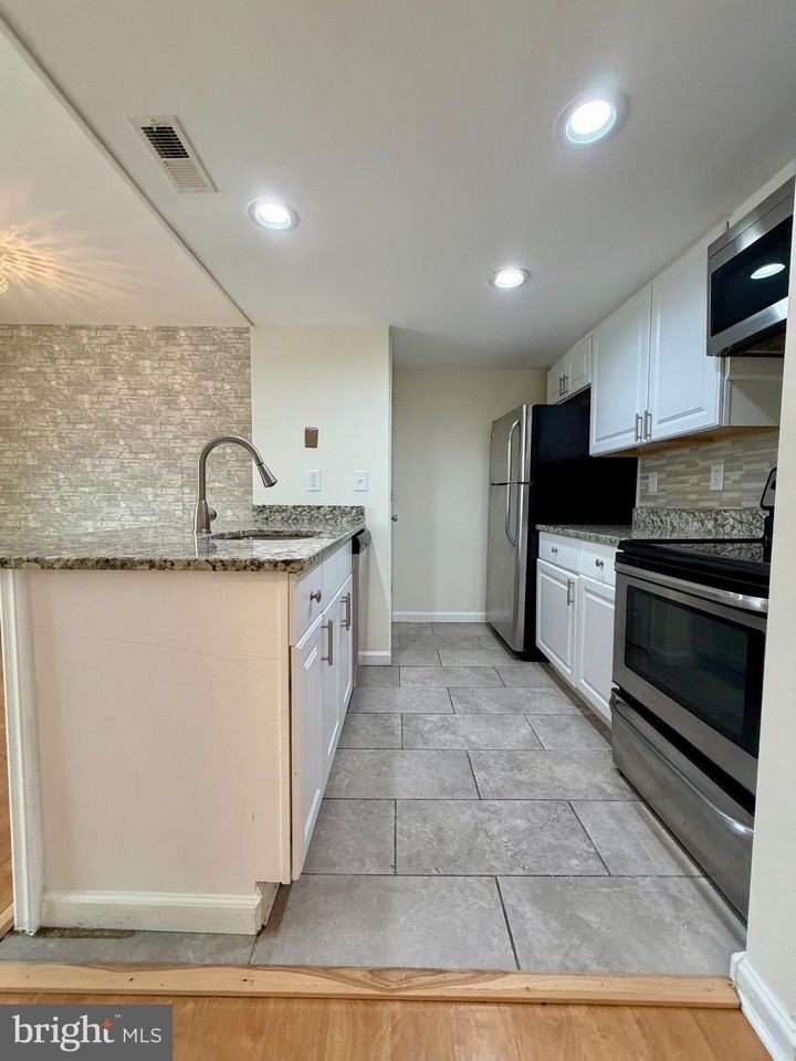 135 Whitburn Pl - Photo 6 of 25