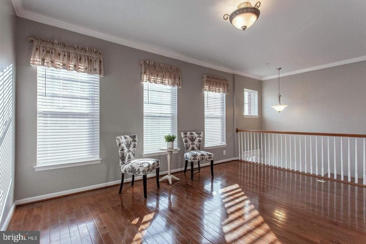 2706 Amber Crest Rd - Photo 3 of 28