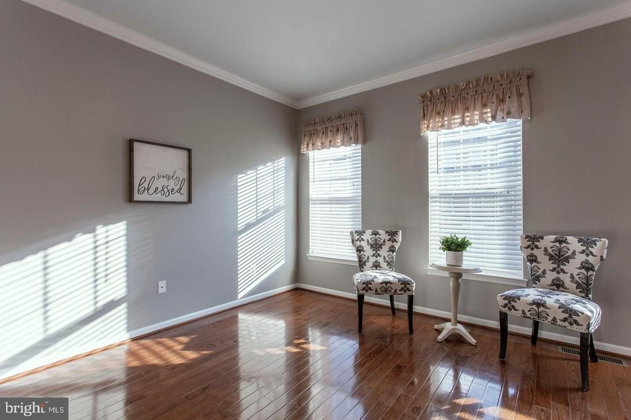 2706 Amber Crest Rd - Photo 4 of 28