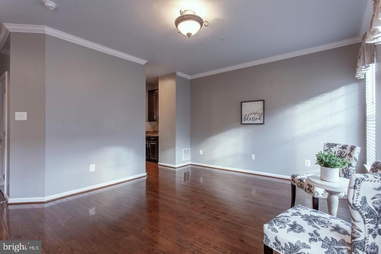 2706 Amber Crest Rd - Photo 5 of 28