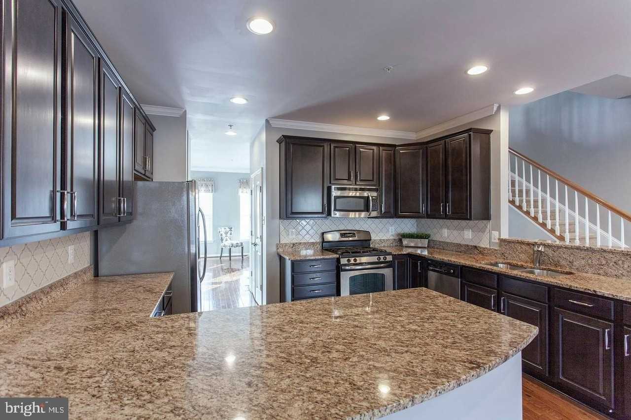 2706 Amber Crest Rd - Photo 6 of 28