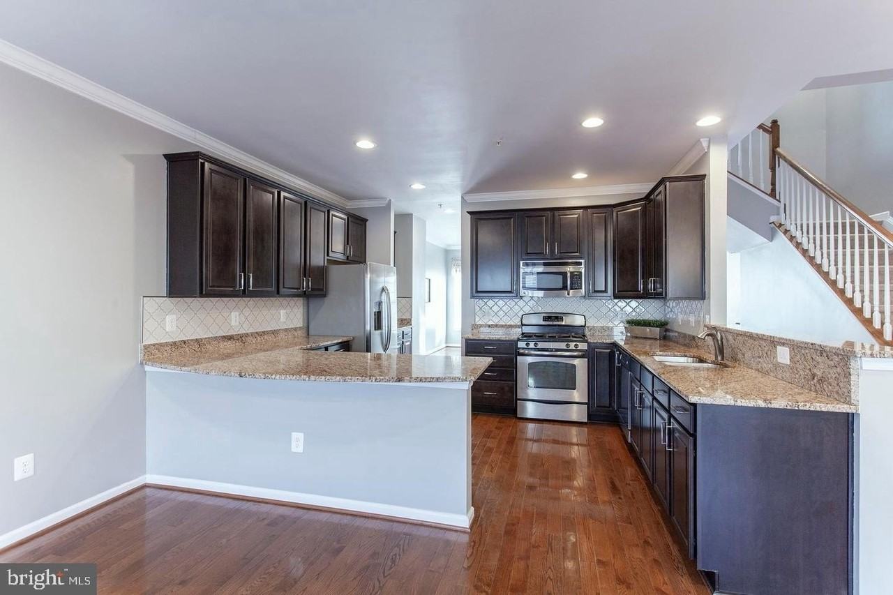 2706 Amber Crest Rd - Photo 7 of 28