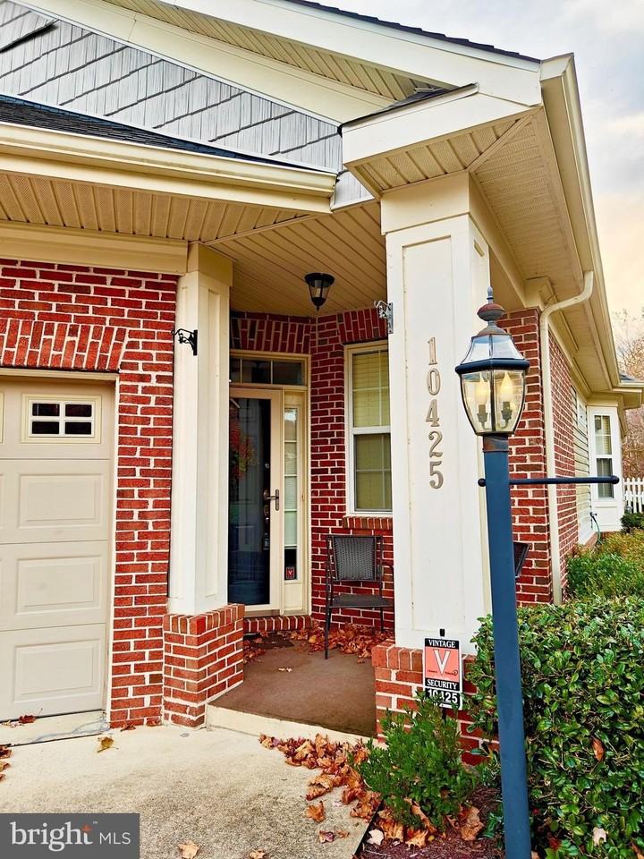 10425 Starlight Pl - Photo 2 of 48