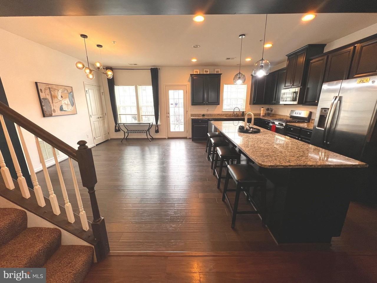 154 Sachem St - Photo 2 of 24