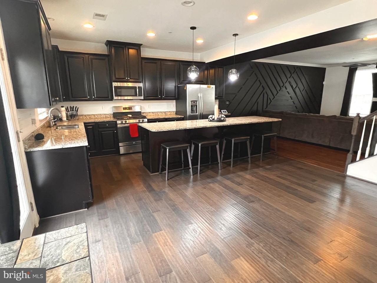 154 Sachem St - Photo 6 of 24