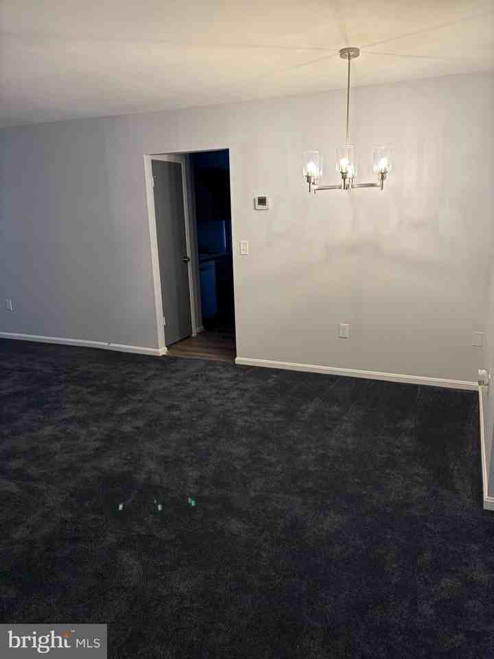 424 Crisfield Dr - Photo 4 of 36