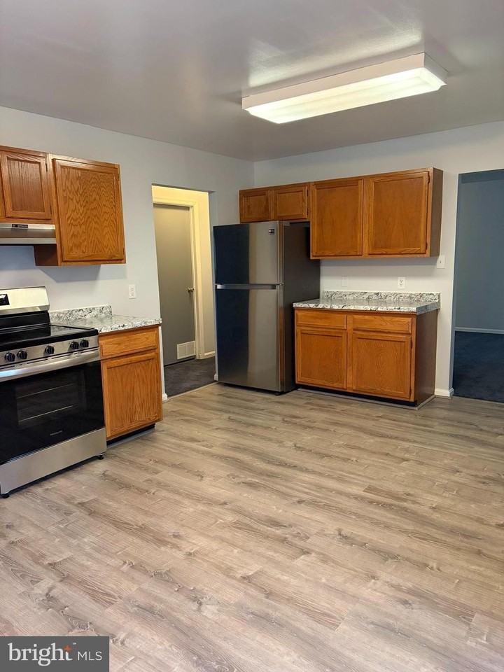 424 Crisfield Dr - Photo 7 of 36