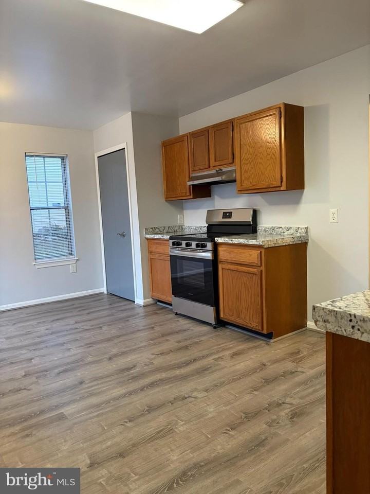 424 Crisfield Dr - Photo 6 of 27