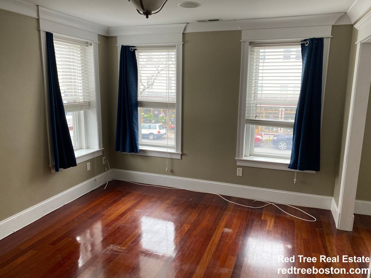 632 E Broadway #4 - Photo 2 of 7