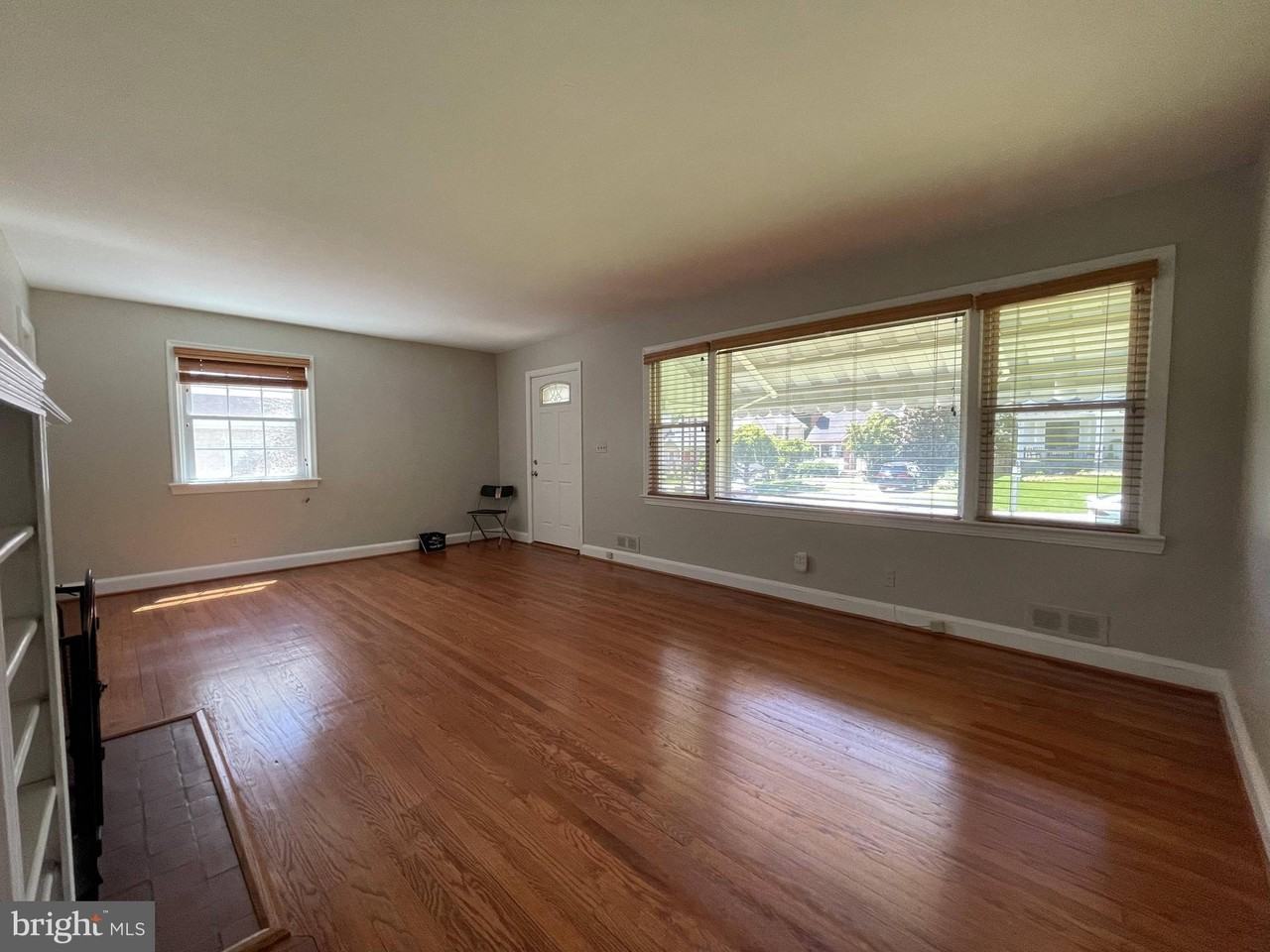 5817 Kingswood Rd - Photo 6 of 40