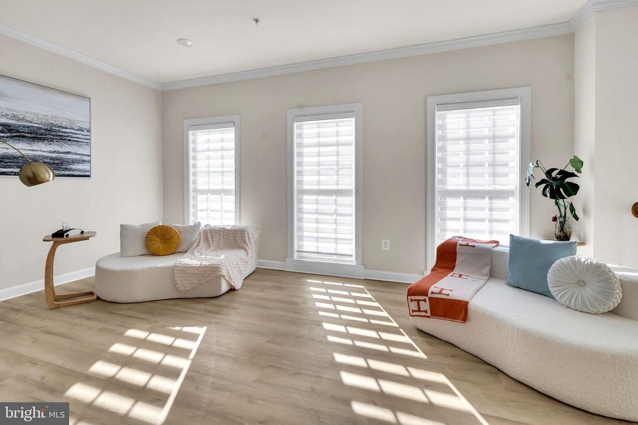 142 Swanton Ln - Photo 5 of 50