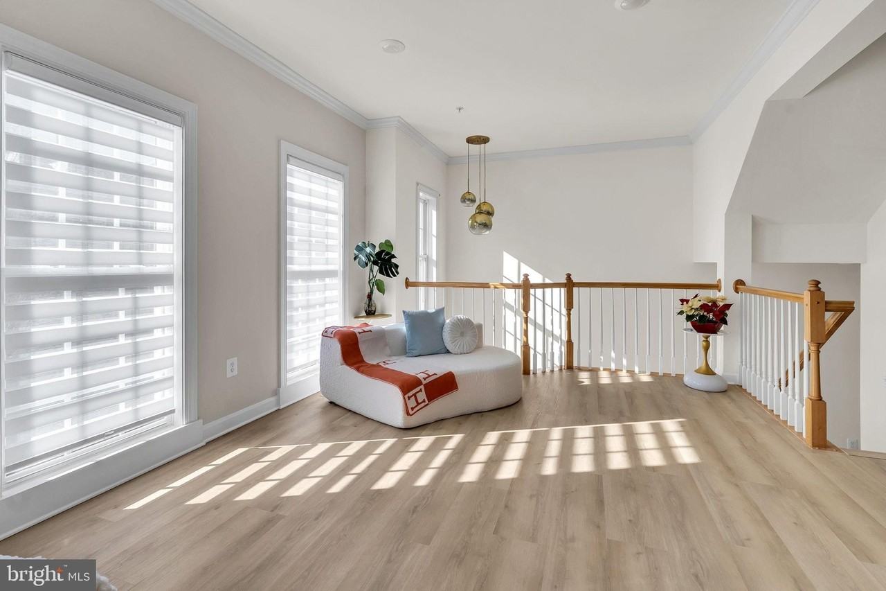 142 Swanton Ln - Photo 7 of 50