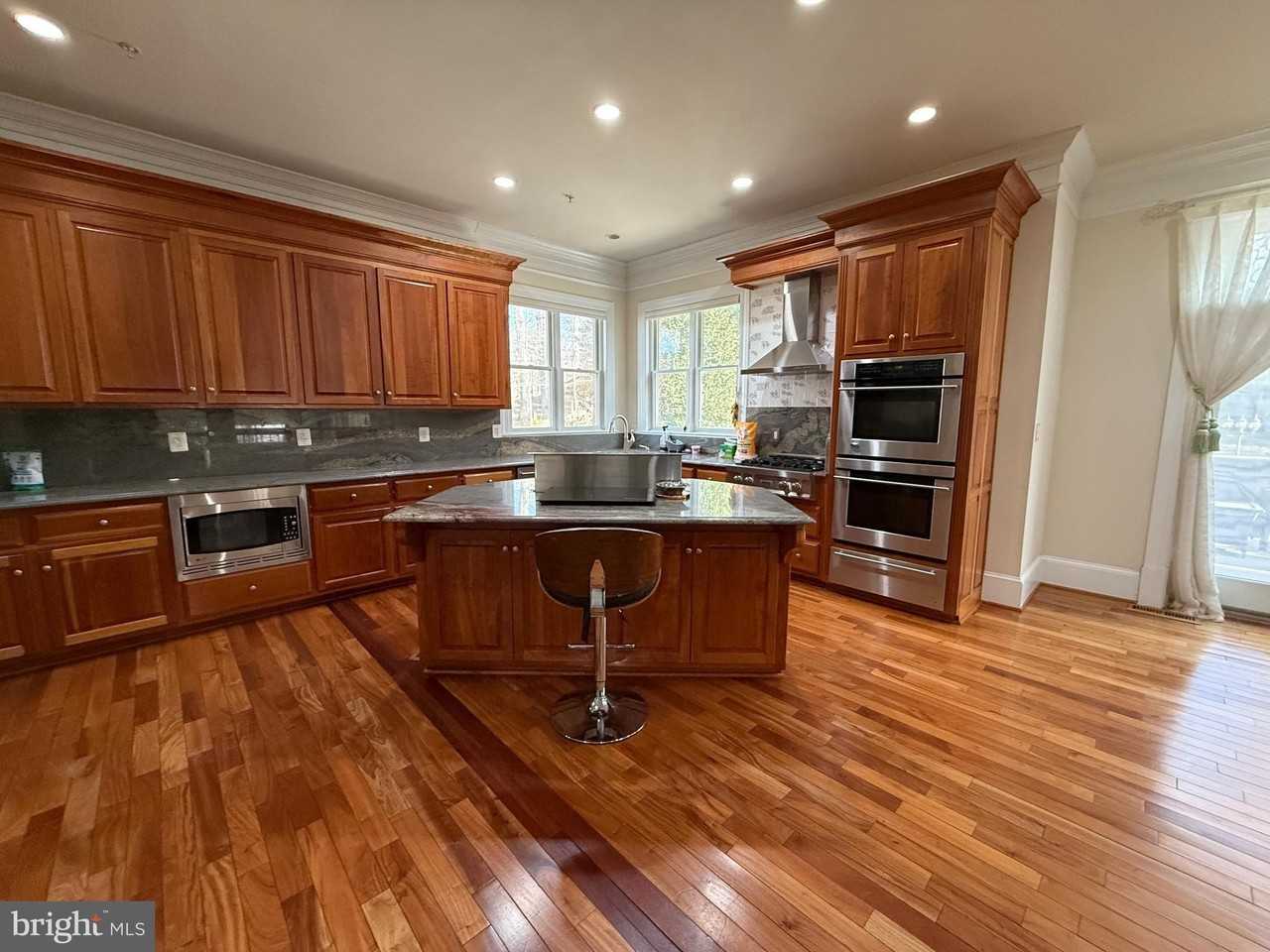 8505 Howell Rd - Photo 3 of 11