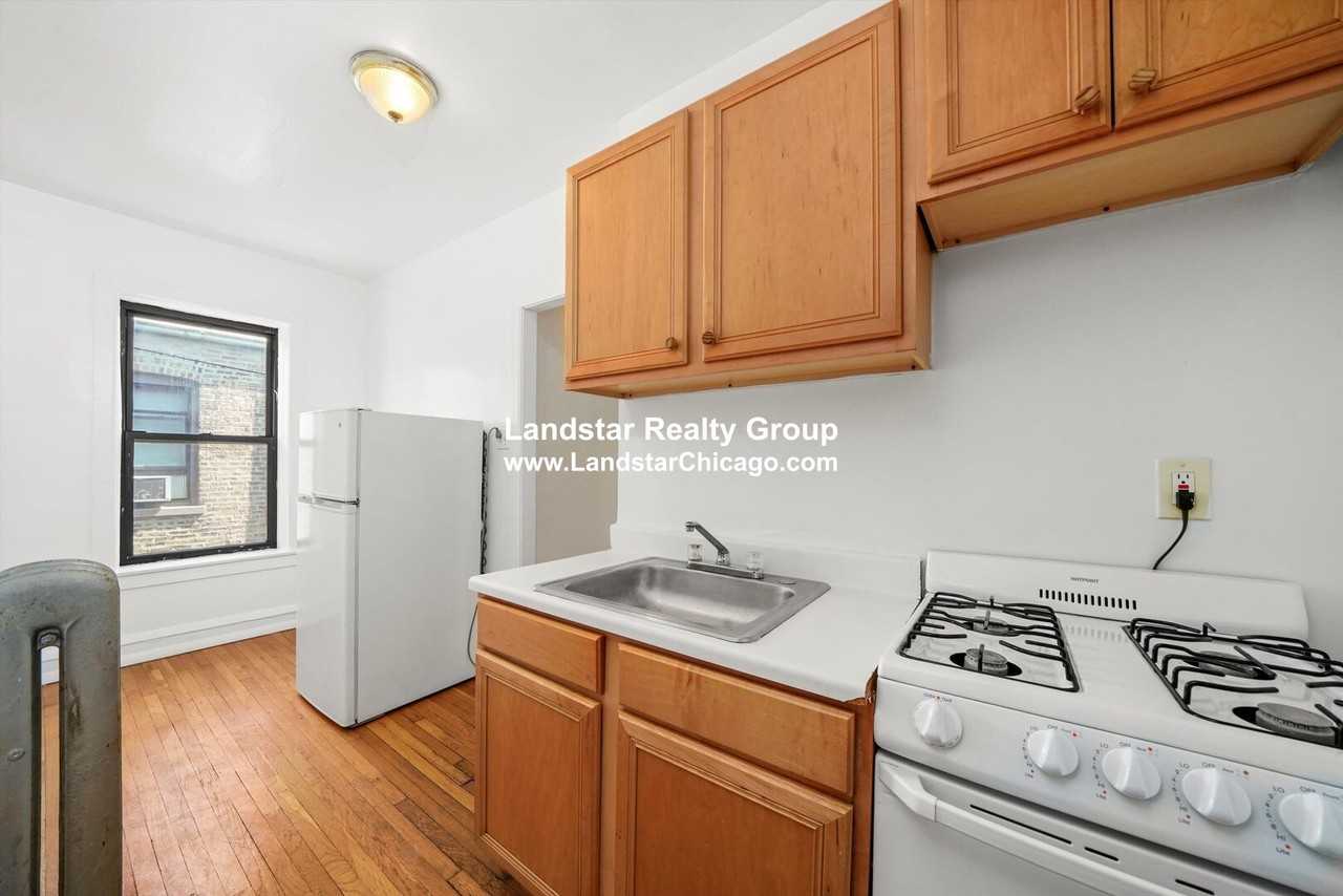 3304 W Schubert Ave #1I - Photo 4 of 8