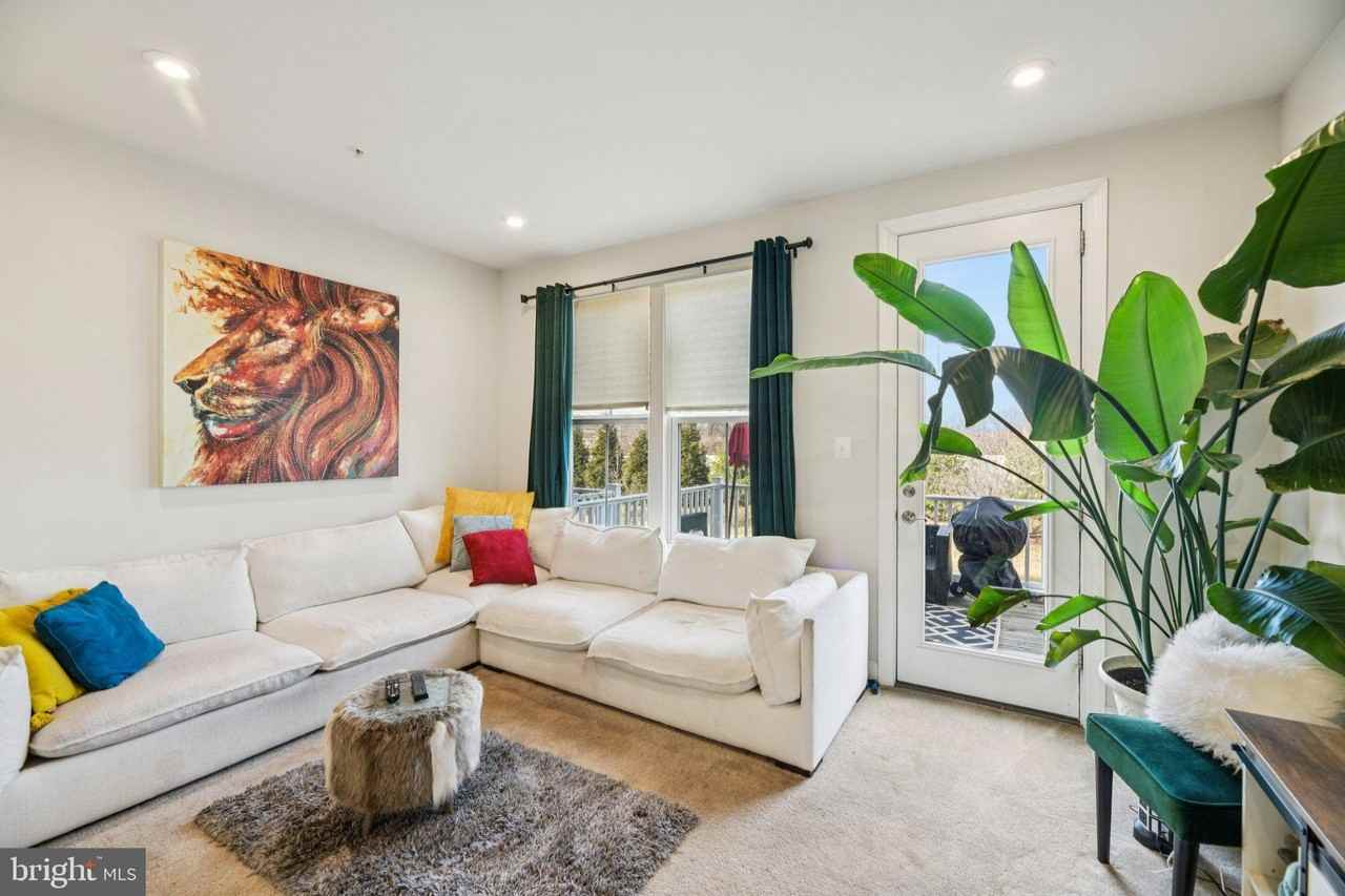 251 Phoenix Dr - Photo 7 of 26