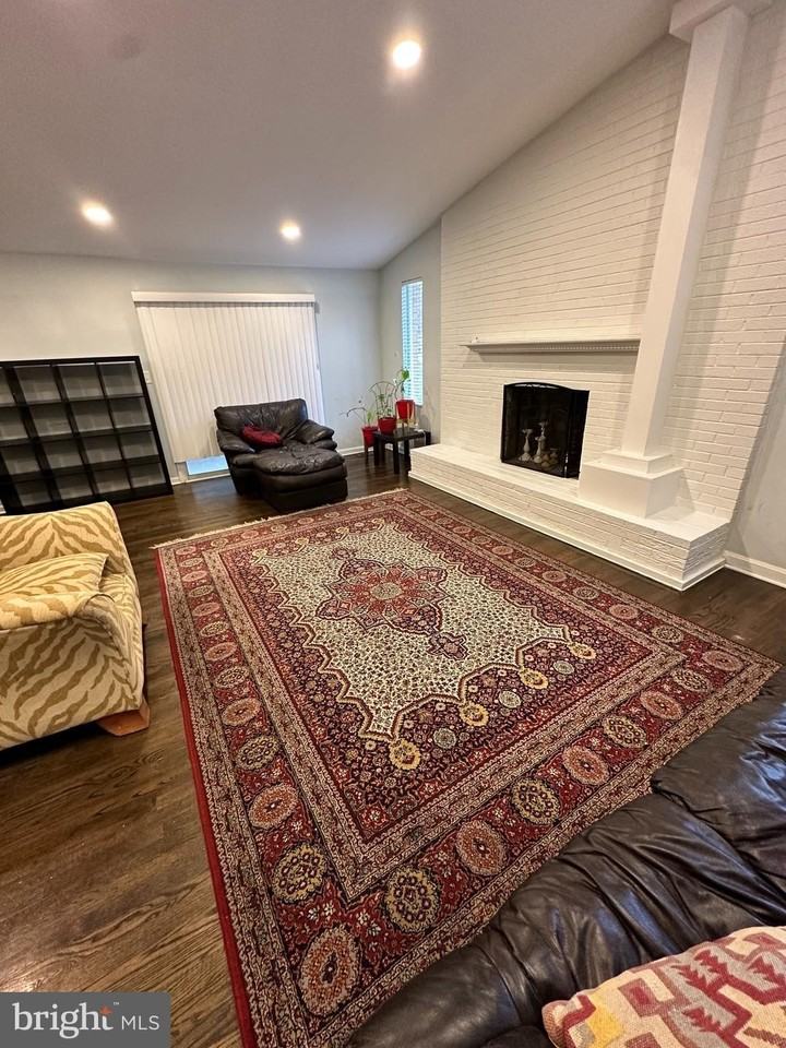 10006 Green Forest Dr - Photo 5 of 34