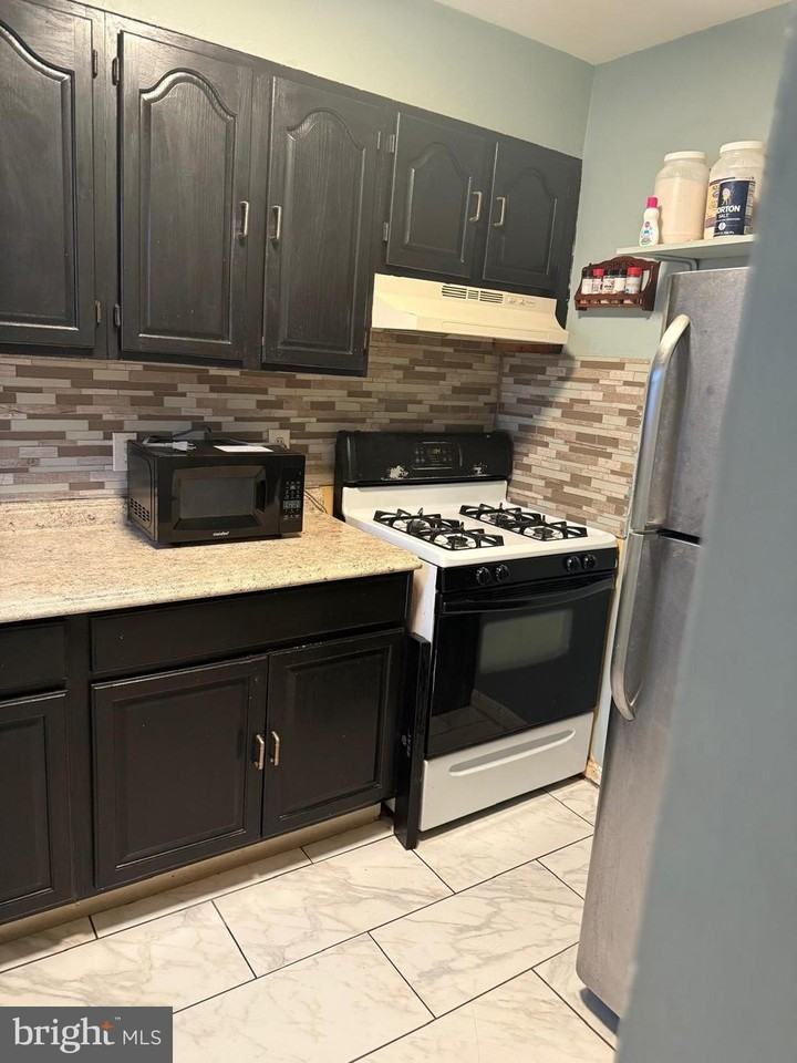 3518 Madison St - Photo 7 of 13