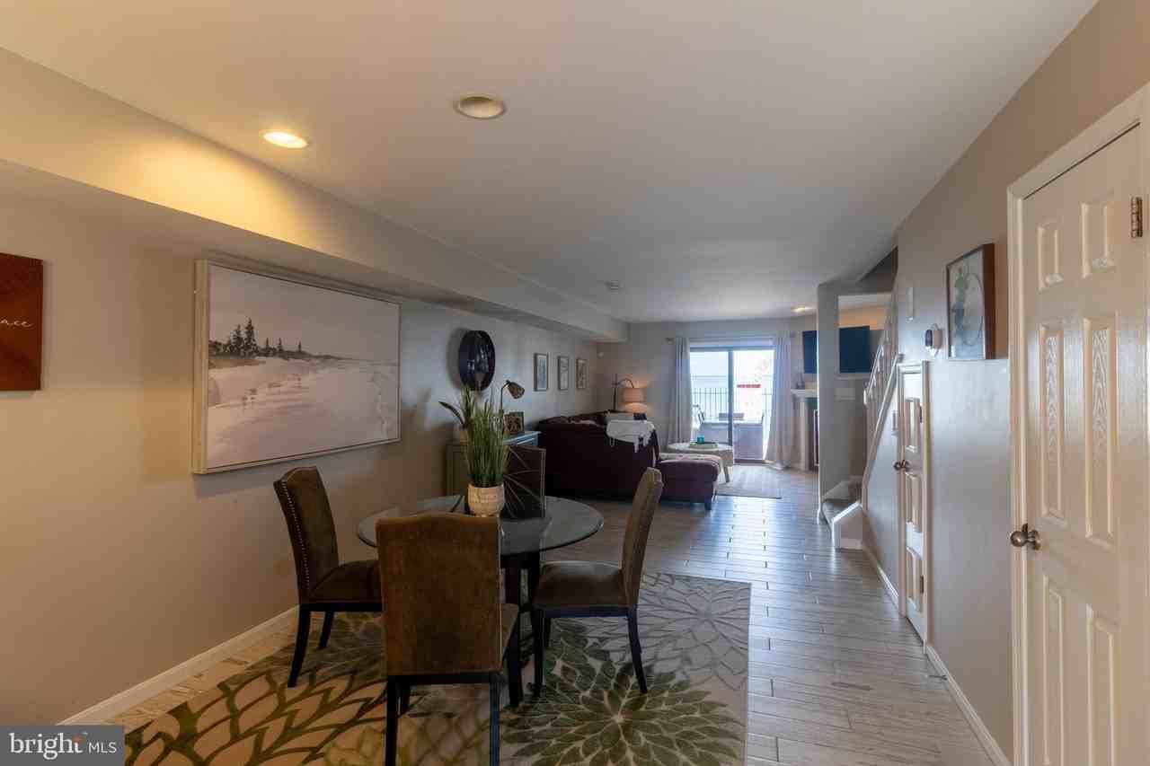 25-E Queen Elizabeth Ct - Photo 2 of 36