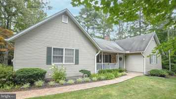 featured image of 44752 Green Acre Ln