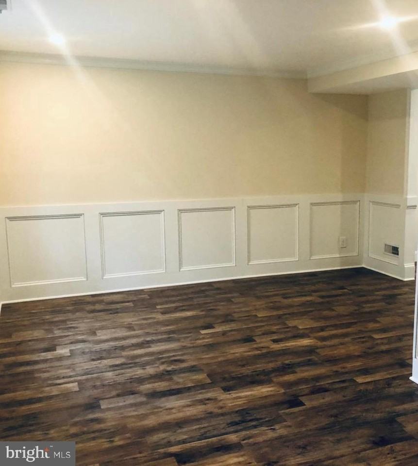 7 Haddon Ct W - Photo 4 of 9