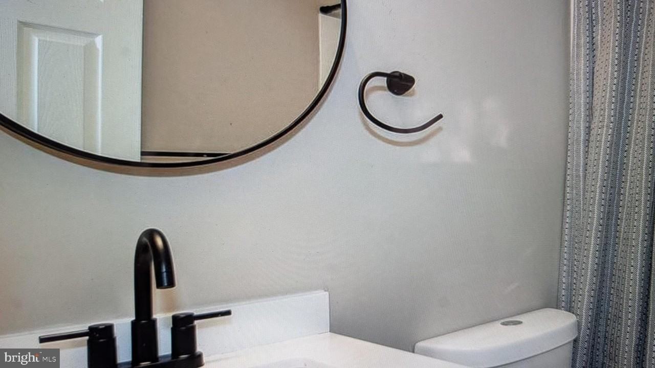 1010 Huntingdon Mews - Photo 5 of 10