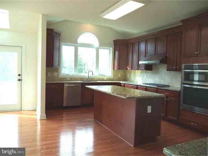 2804 Hoffs Way - Photo 3 of 10