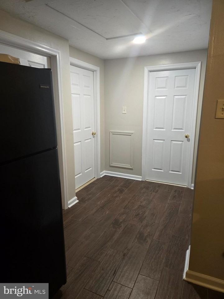 1114 Telegraph Rd - Photo 5 of 10