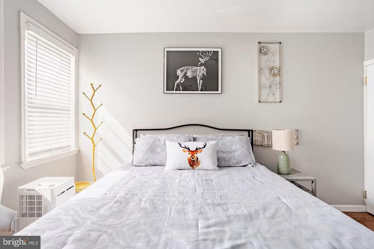 768 Pennsylvania Ave - Photo 3 of 12