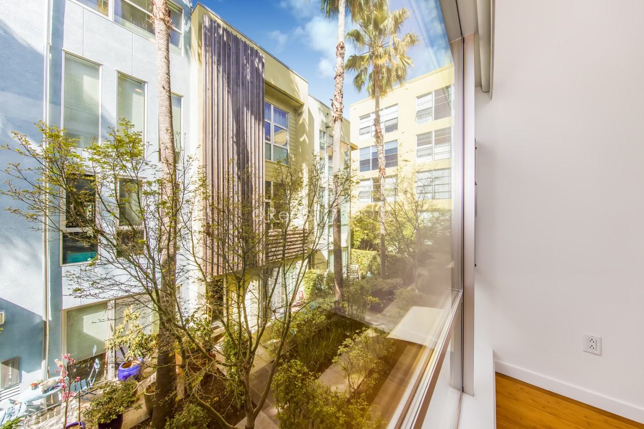 4234 Halleck St - Photo 6 of 38