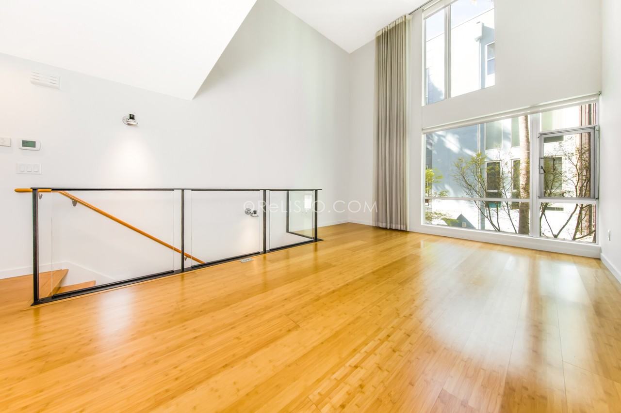 4234 Halleck St - Photo 7 of 38