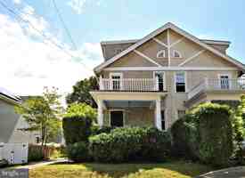 featured image of 816 E Southampton Ave