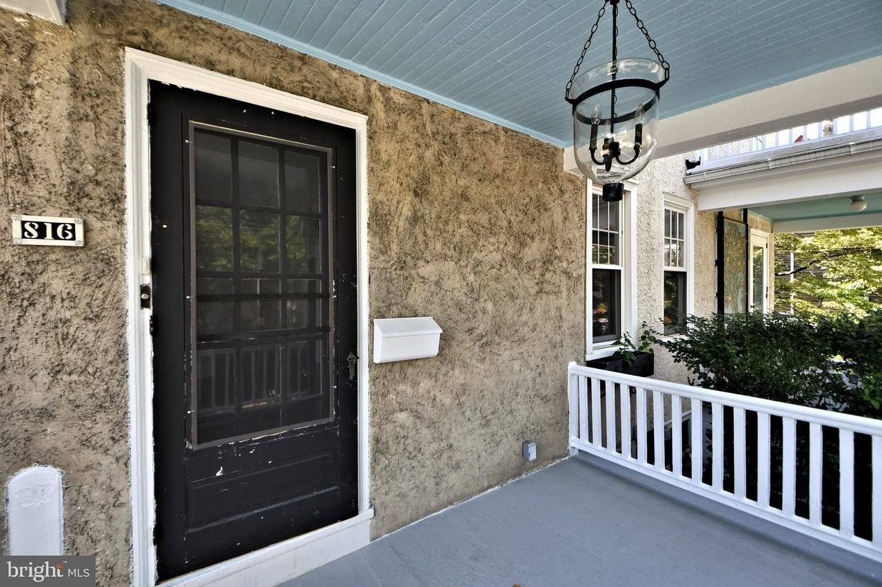 816 E Southampton Ave - Photo 7 of 50