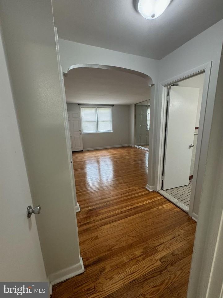 6010 Oakland St Unit 1 #1 - Photo 7 of 13