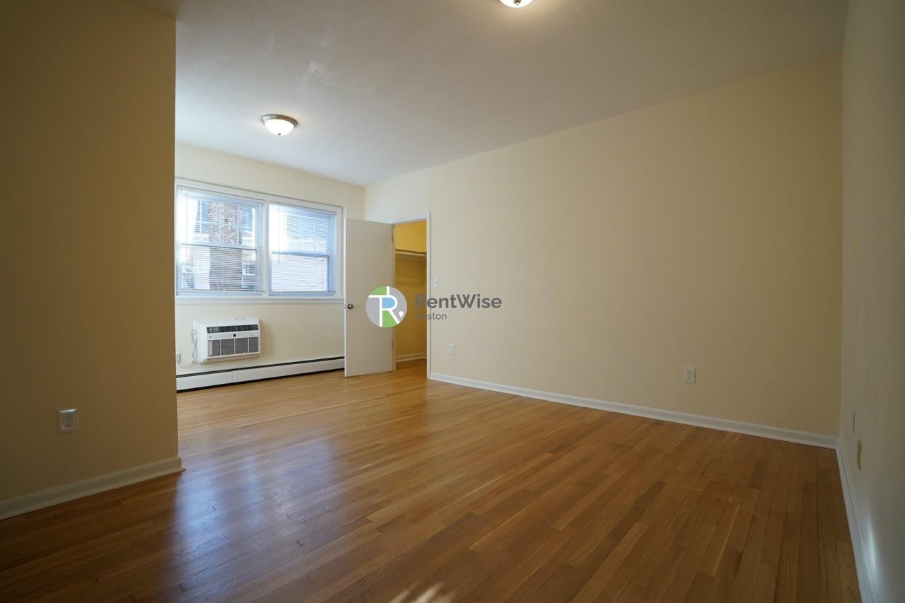 2018 Commonwealth Ave #33 - Photo 2 of 13