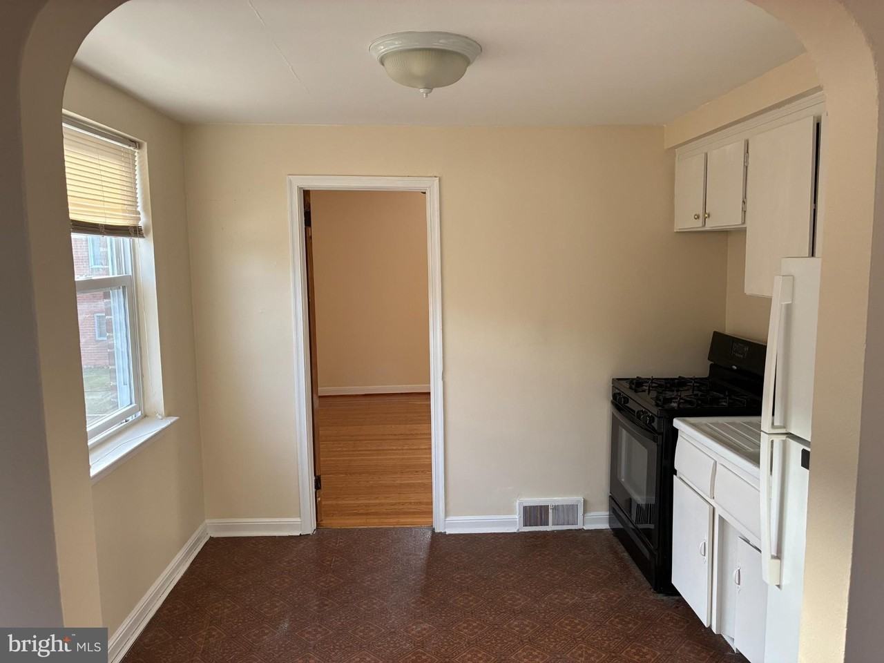 504 67th Ave 2nd Fl #2ndFL - Photo 5 of 10