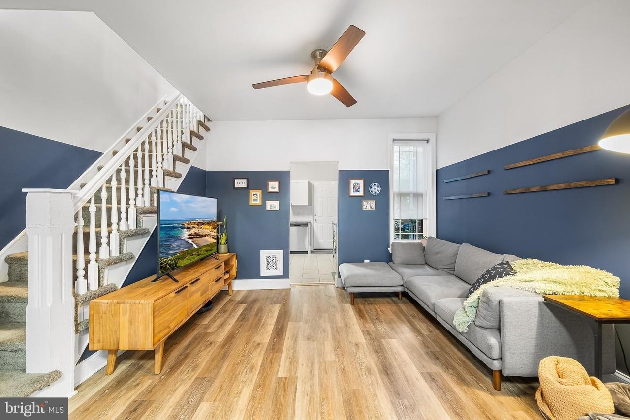 1542 N Hollywood St - Photo 4 of 13