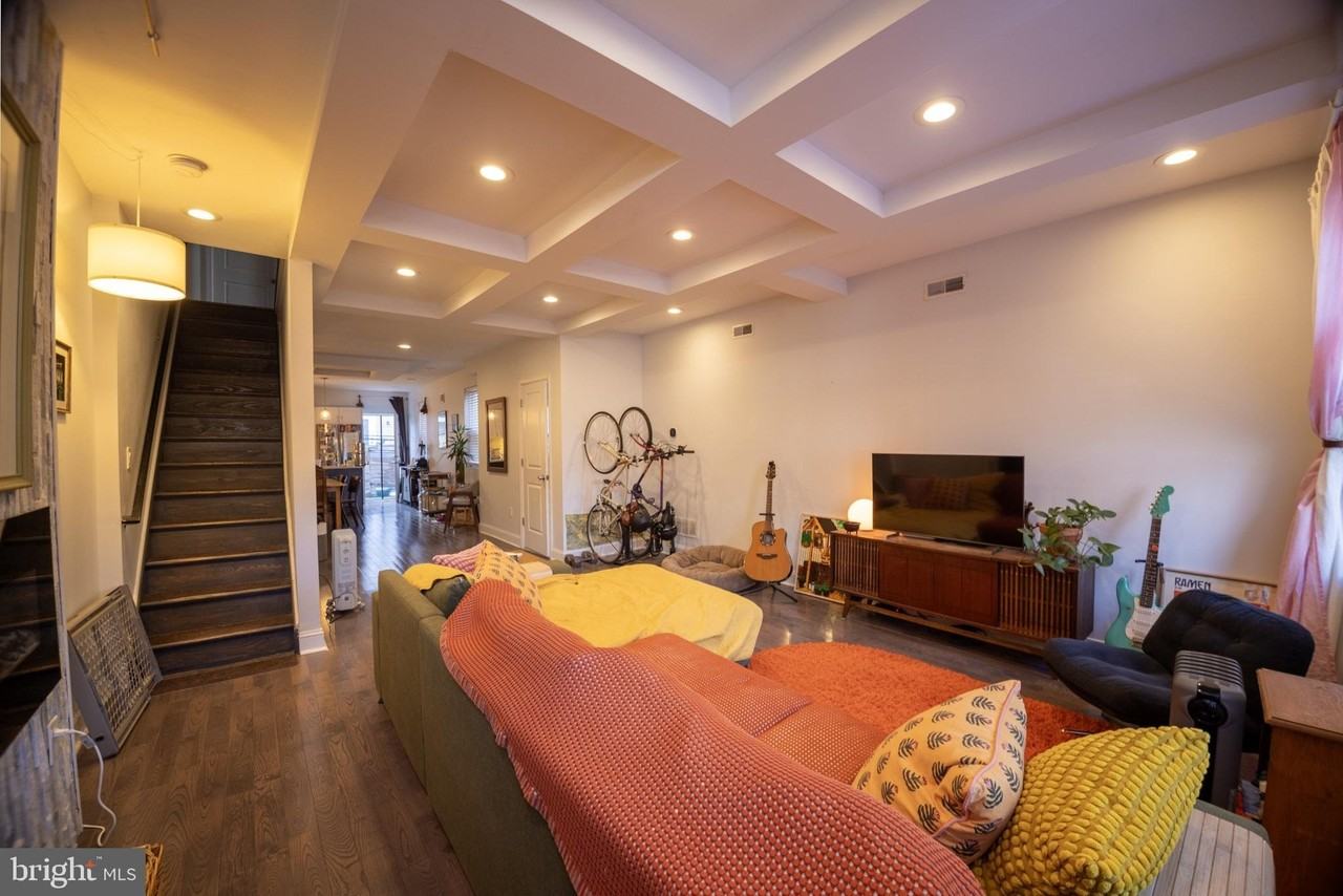 1407 S 18th St - Photo 3 of 22