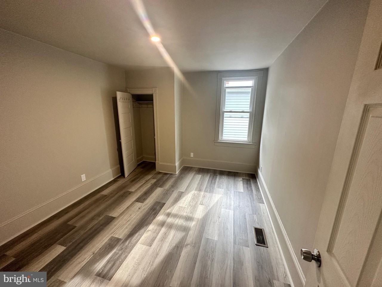 113 Coal St - Photo 7 of 17