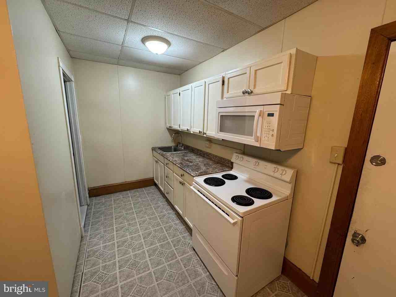 614 Mahantongo St - Photo 2 of 7