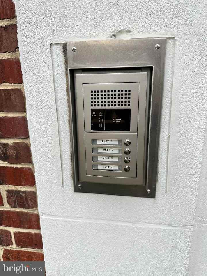 256 N Thomas St Unit 256-1 #256-1 - Photo 3 of 28