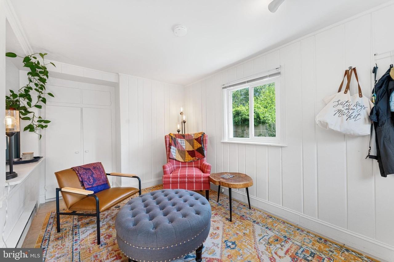 513 E Custis Ave - Photo 4 of 24