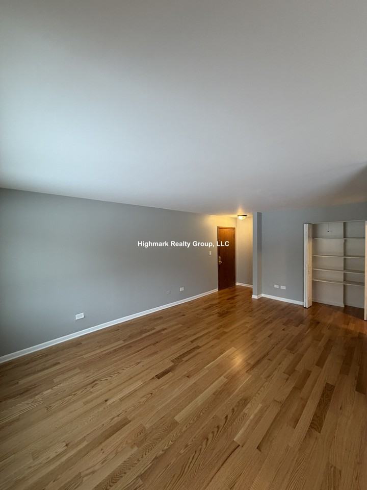 1653 Oakwood Ave #1AB - Photo 3 of 13