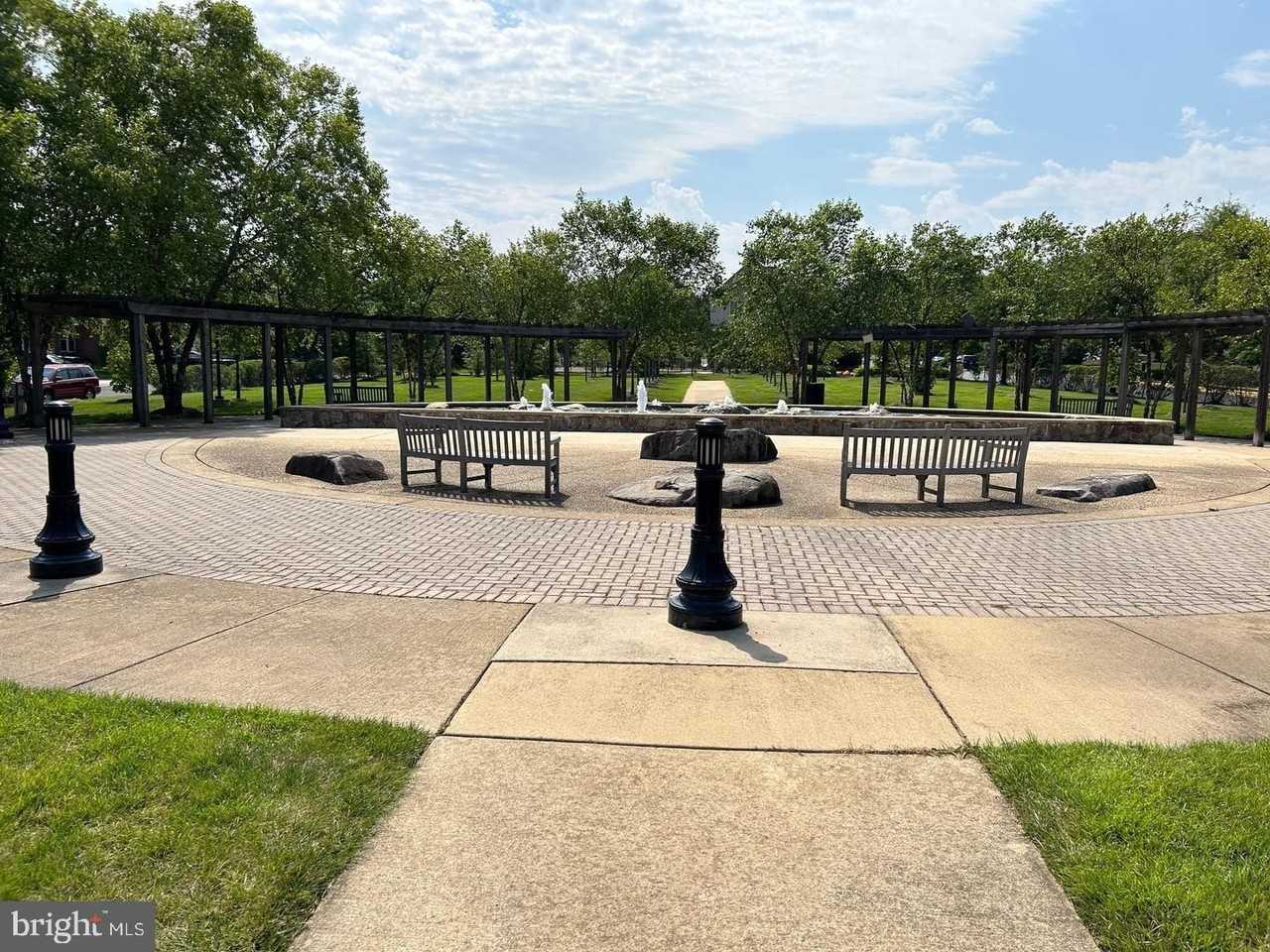 5658 Lierman Cir - Photo 5 of 7