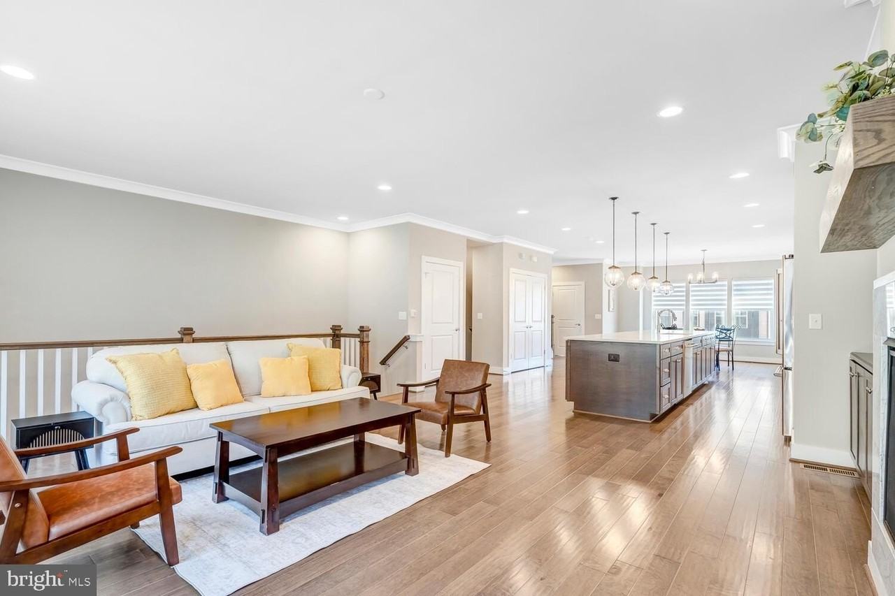 7770 Belvale Dr - Photo 4 of 50