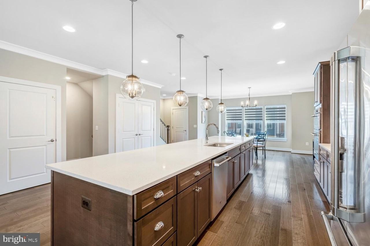 7770 Belvale Dr - Photo 7 of 50